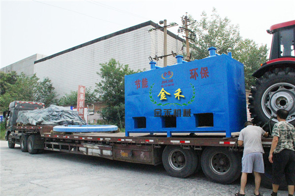 
南昌客戶定購的連續(xù)式環(huán)保炭化爐發(fā)貨現(xiàn)場